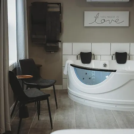 Riverside Suites Grand-Sault Chambre photo